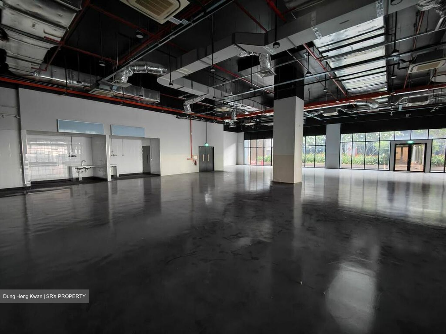 Suites 123 (D8), Retail #571646271